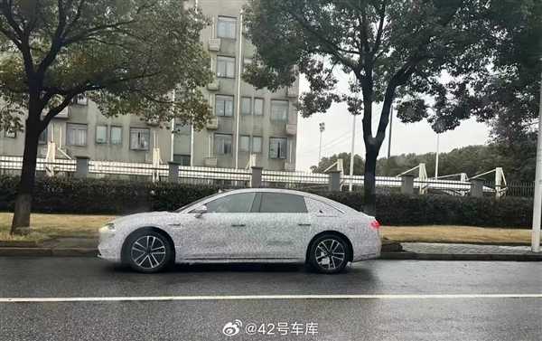 华为、北汽合作首车“享界”谍照曝光！定位中大型豪华纯电轿车 第1张