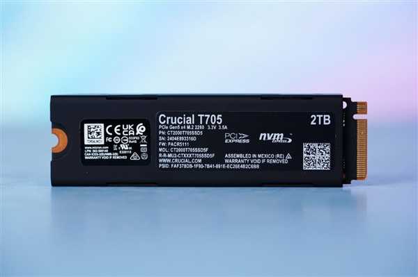 狂飙14500MB/s！英睿达T705 PCIe 5.0 SSD图赏 第3张