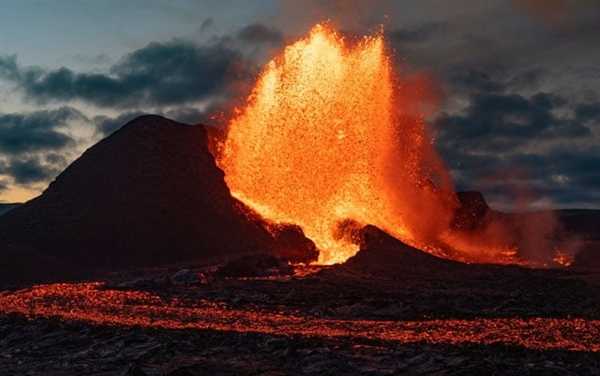 南极洲埃里伯斯火山持续喷金 每天喷出4.6万元黄金 第1张