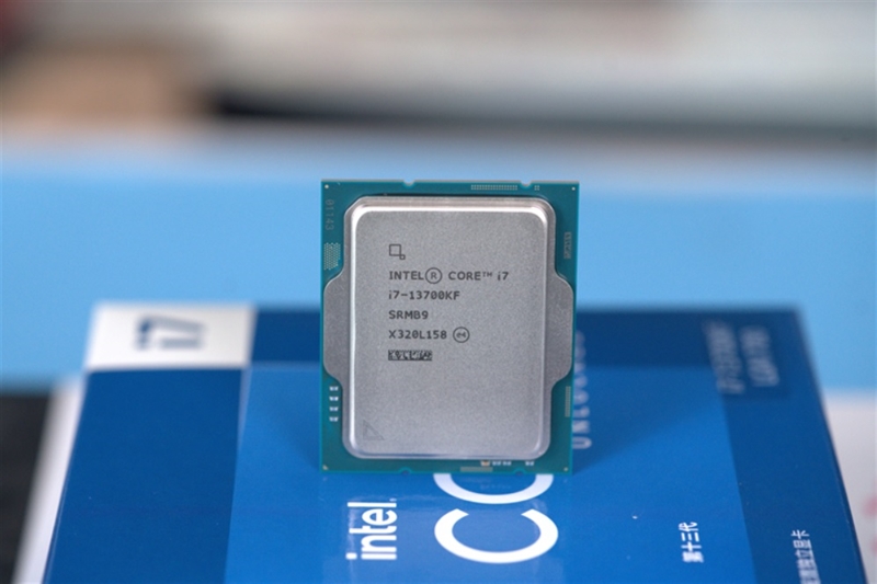 Intel平台磁盘随机性能遥遥领先！i7-13700KF VS. 锐龙7 7800X3D对比评测 第1张