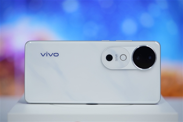 充电一次玩游戏14小时！vivo S19图赏 第7张