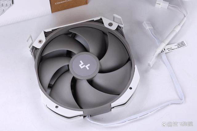 小还轻! 影驰RTX 4060+九州风神CH160 ITX小机箱组装机分享 第18张