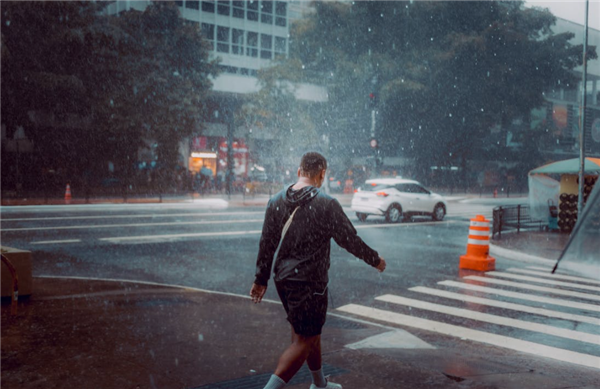 最高级别！今年首个暴雨红色预警发布