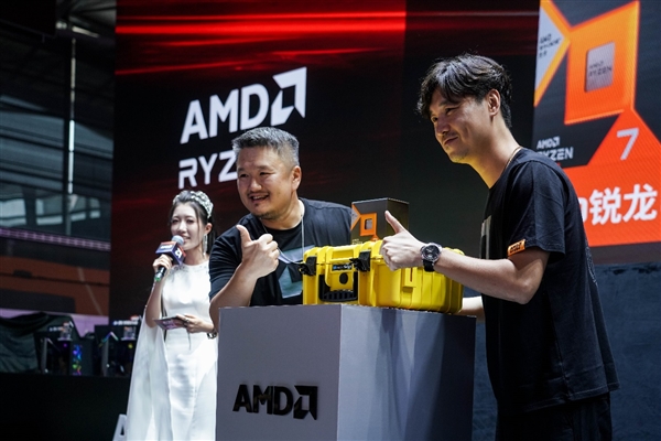 完美世界Major2024指定！AMD 锐龙7800X3D闪耀Chinajoy2024 第6张