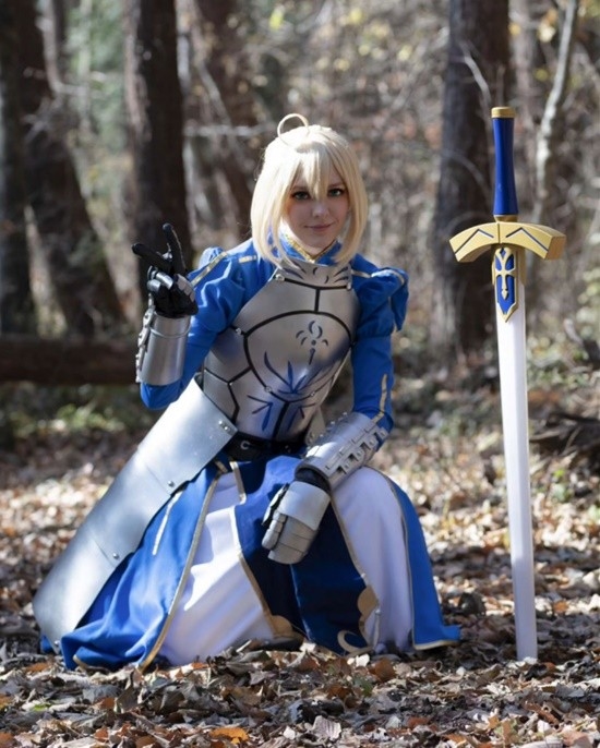 俄妹COS《Fate》Saber：泳装呆毛王 靓丽吸睛 第2张