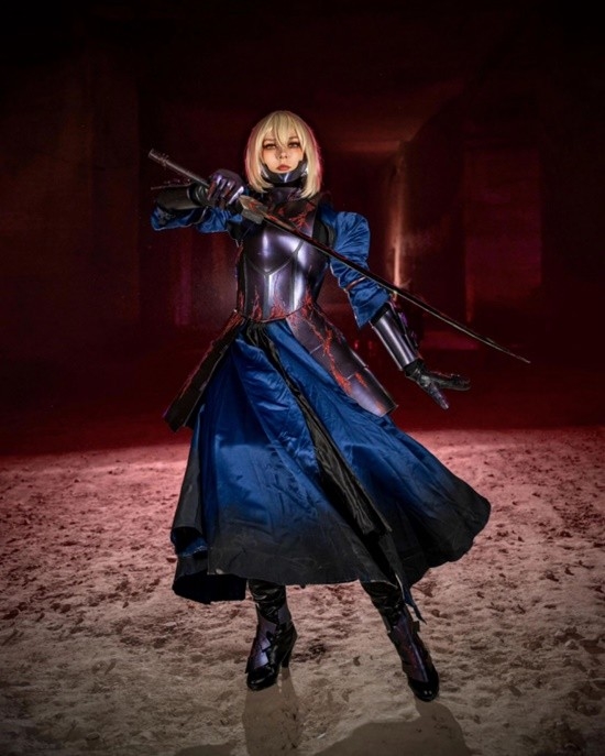 俄妹COS《Fate》Saber：泳装呆毛王 靓丽吸睛 第12张