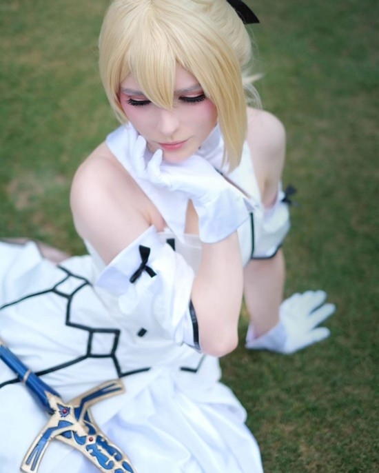 俄妹COS《Fate》Saber：泳装呆毛王 靓丽吸睛 第16张