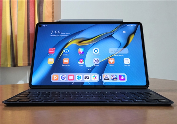 苹果iPad Pro同款技术！曝华为要用串联OLED：史上最好的屏幕 第1张