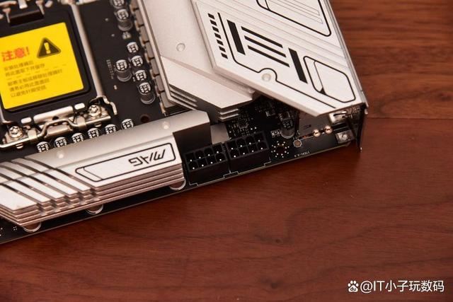 我的首款DDR5装机内存! 枭鲸审判者DDR5内存 5600 32G内存超频测评 第19张