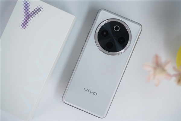 vivo第一款等深四曲屏手机！vivo Y300 Pro图赏 第8张