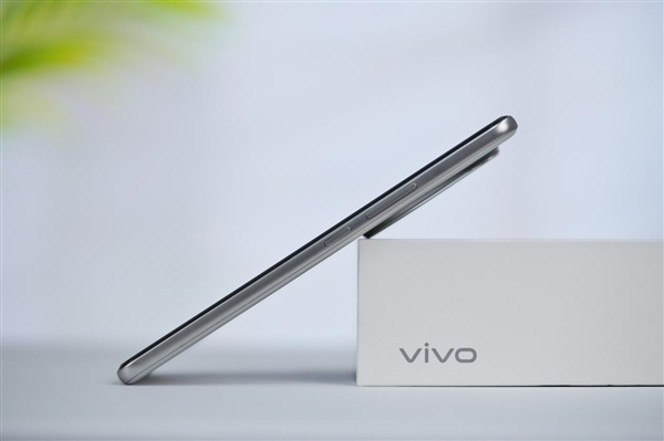 vivo第一款等深四曲屏手机！vivo Y300 Pro图赏 第19张