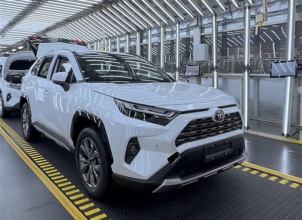 16.98万起 新款丰田RAV4荣放上市：和老款几乎没什么不同 第2张