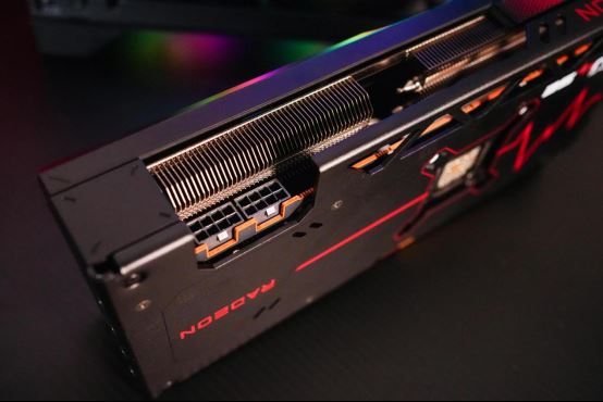 卓越性能吊打RTX 4060Ti! 蓝宝石RX 7700 XT显卡全面评测 第7张