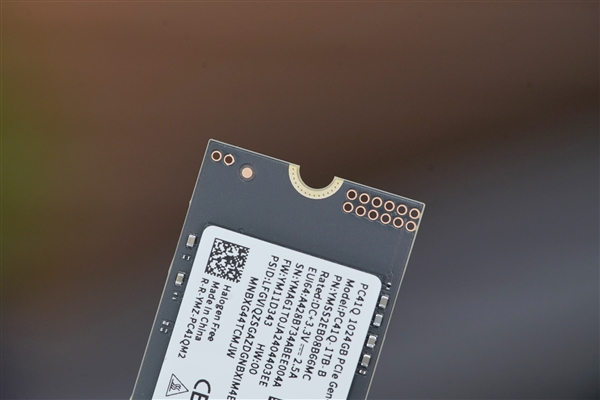 第四代三维闪存芯片！长江存储PC41Q 1TB SSD图赏 第8张