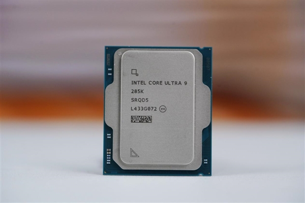 Intel酷睿Ultra 9 285K/Ultra 5 245K处理器图赏 第3张