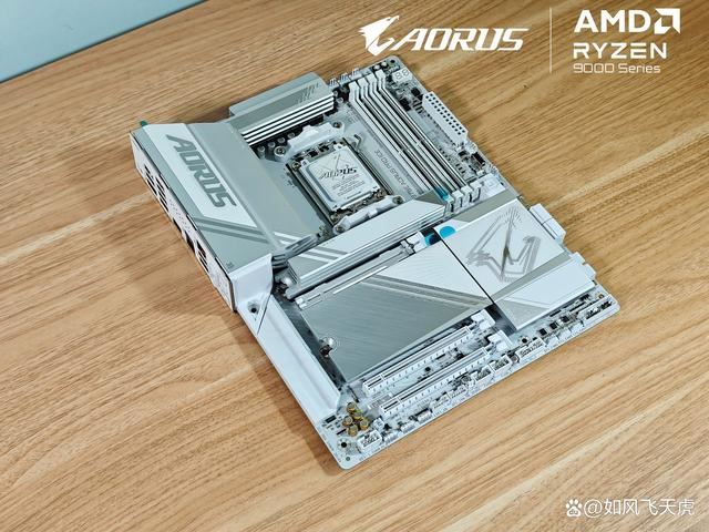 首款真正全白主板! 技嘉X870E AORUS PRO ICE电竞电竞冰雕主板测评 第6张