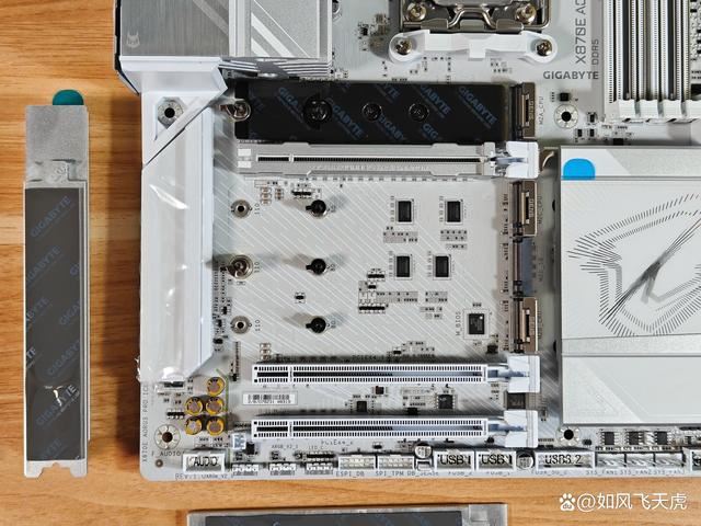 首款真正全白主板! 技嘉X870E AORUS PRO ICE电竞电竞冰雕主板测评 第15张