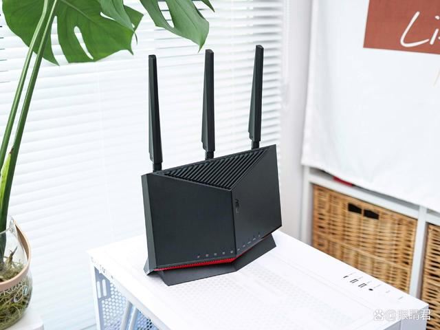 86U经典再续 旗舰硬件全面下放! 华硕RT-BE86U WiFi7路由器测评 第1张