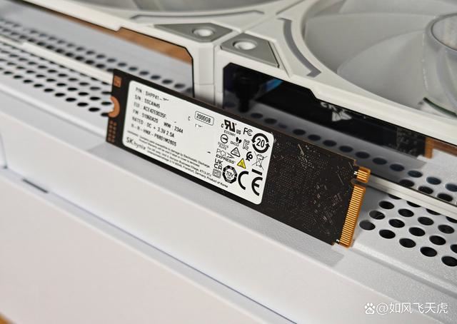 迟来的PCIe 4.0 SSD王者!海力士P41 SSD硬盘2TB测评 第4张