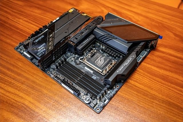 酷睿Ultra旗舰座驾全新升级! 华硕 ROG STRIX Z890-E主板首发评测 第4张