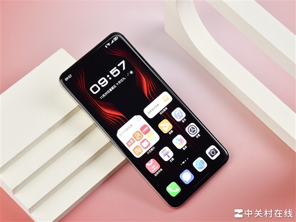 华为Mate 70 RS非凡大师上手：手机王者实至名归 第3张