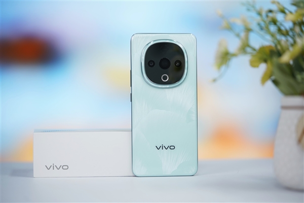 清新美背种草了！vivo Y300图赏 第6张