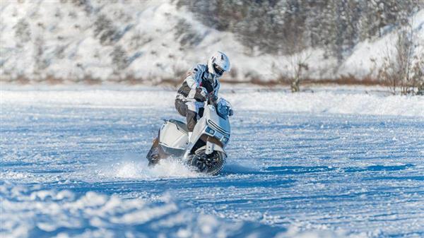 -34℃极寒测试拿下全优！雅迪携手超一亿用户开启追光之旅