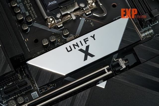 双槽DDR5内存超频T0选手! 微星MEG Z890 UNIFY-X 暗影主板评测 第9张