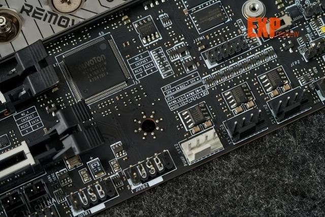 双槽DDR5内存超频T0选手! 微星MEG Z890 UNIFY-X 暗影主板评测 第29张