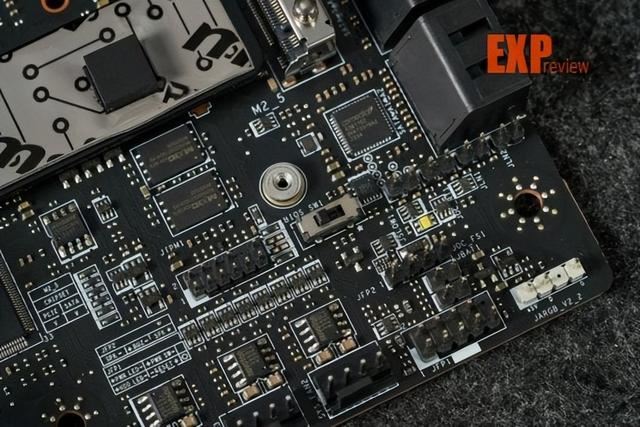 双槽DDR5内存超频T0选手! 微星MEG Z890 UNIFY-X 暗影主板评测 第30张