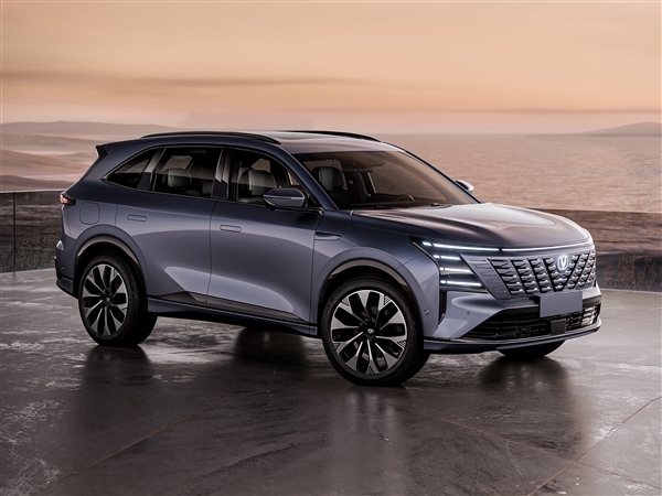 曾为最畅销的SUV 长安CS75 PLUS Ultra正式上市：13.19万起 第2张