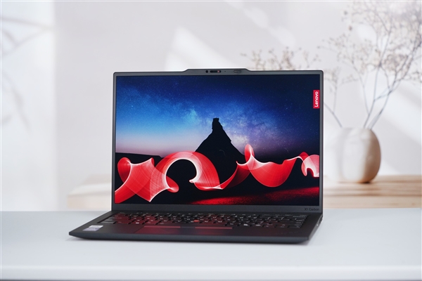 986g极致轻薄！联想ThinkPad X1 Carbon Aura AI 2025图赏 第4张