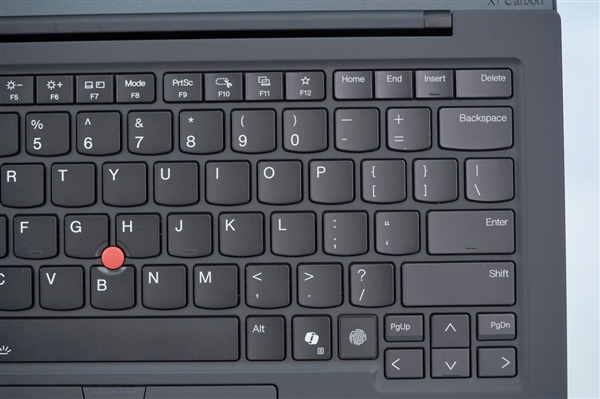 986g极致轻薄！联想ThinkPad X1 Carbon Aura AI 2025图赏 第13张