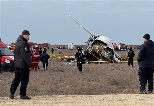 全球航空一天连发3次事故！阿航空难因客机遭地面攻击、韩国客机爆炸预计179人遇难 第2张