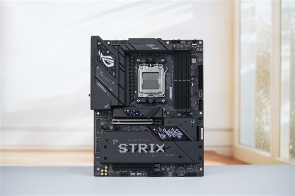 5个M.2接口！华硕ROG STRIX B850-E GAMING WIFI主板图赏 第2张