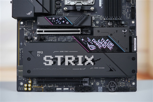 5个M.2接口！华硕ROG STRIX B850-E GAMING WIFI主板图赏 第13张