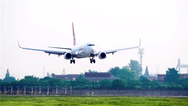 京东航空机队再扩容！第10架波音737货机正式投运