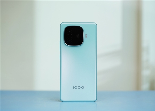 iQOO Z10 Turbo现身跑分平台：确认搭载天玑8400处理器 第2张