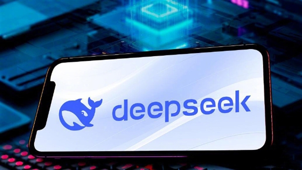 历史首次！DeepSeek同时登顶苹果中美两区App免费榜：下载疯了 第3张