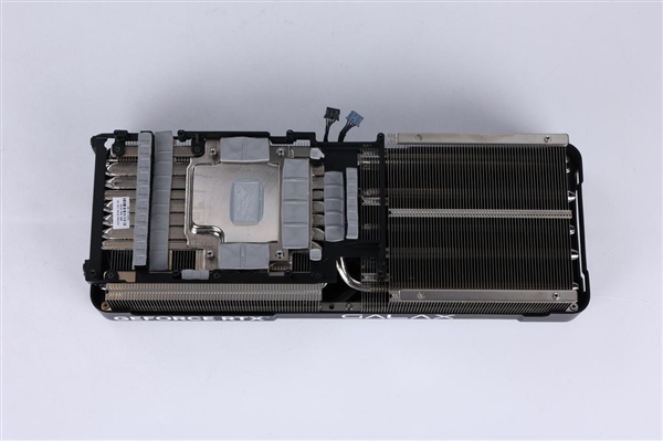 支持DLSS4，从“新”出发，影驰GeForce RTX 5080金属大师OC系列测评 第22张