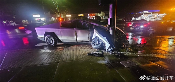 特斯拉Cybertruck“自动驾驶”出事故 车主：都是我的错